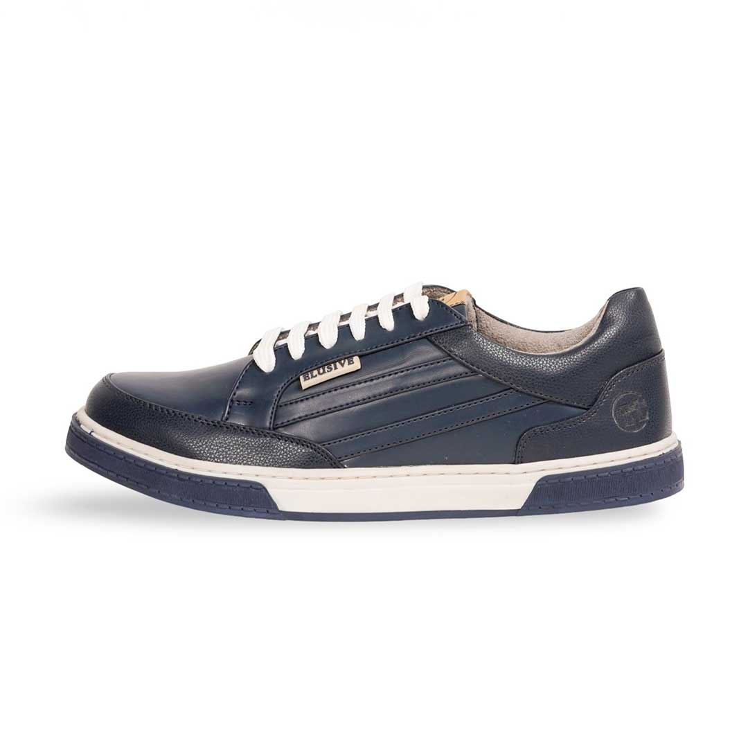 Mayfair navy sneakers featuring a timeless look and padded collars.