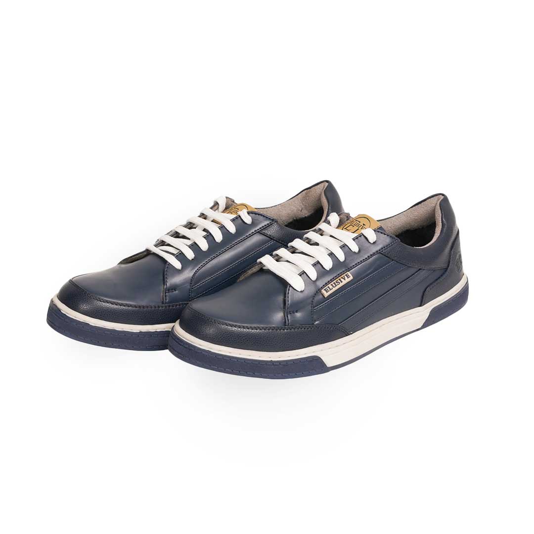 Mayfair navy sneakers featuring a timeless look and padded collars.