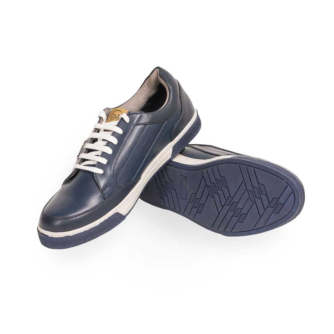 Mayfair navy sneakers featuring a timeless look and padded collars.