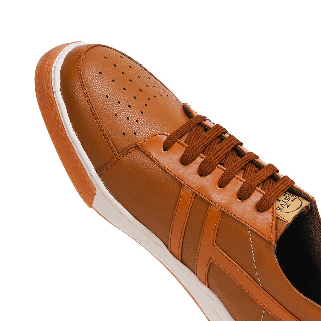 Soho 1 tan sneakers featuring urban sophistication and padded collars.
